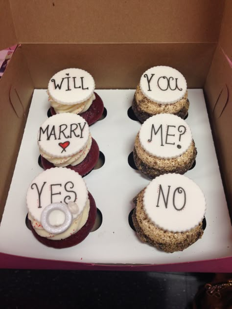 Proposal Cupcakes, Cute Proposals, Cute Proposal Ideas, Cute Proposal, Funny Cupcakes, Wedding Proposal Ideas, Marriage Proposal Ideas, Unique Proposals, Dream Proposal