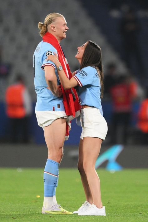 Champions League Final 2023, Grealish Man City, Manchester City Champions League, Wags Soccer, Erling Haaland Manchester City, Cute Couples Football, Haaland Manchester City, Football Couple, Football Relationship