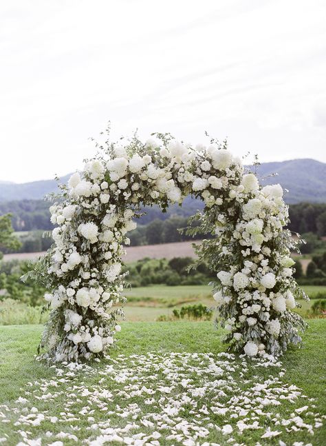 White Wedding Arch, Floral Arch Wedding, Romantic Wedding Receptions, Wedding Ceremony Arch, Wedding Arch Flowers, Wedding Arbour, Arch Flowers, Ceremony Arch, Theme Color