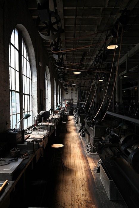 Metalworking Projects, Magic Places, Abandoned Factory, New York Loft, Old Factory, Machine Shop, Industrial Revolution, Abandoned Buildings, Old Buildings