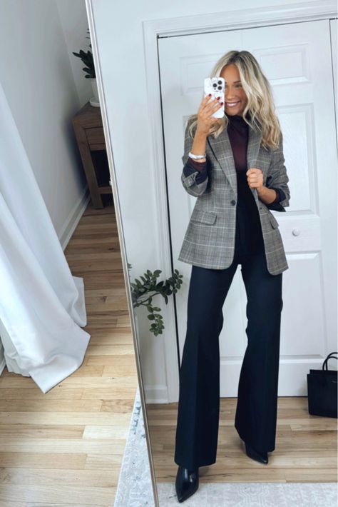 Plaid One Button Blazer curated on LTK Grey Checkered Blazer Outfit, Cropped Blazer Work Outfit, Plaid Blazer Outfit Women Work, Checkered Blazer Outfit Casual, Plaid Blazer Outfit Work, Grey Plaid Blazer Outfit, Plaid Blazer Outfits, Plaid Blazer Outfit Women, Checkered Blazer Outfit