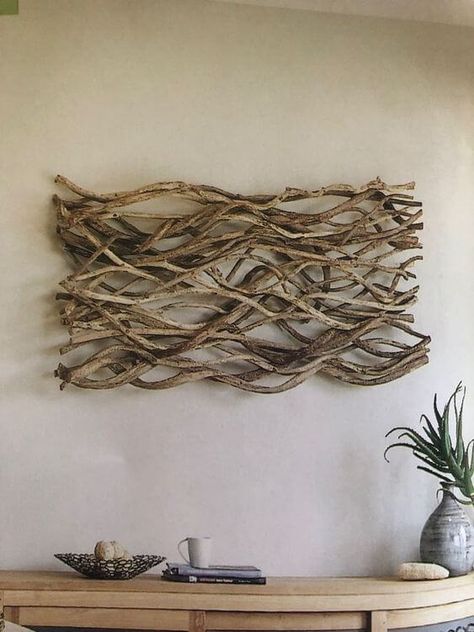 32 Amazing Brilliant Driftwood Decor Ideas Takken Decor, Driftwood Diy, Driftwood Art Diy, Twig Art, Driftwood Projects, Driftwood Wall Art, Deco Nature, Stick Art, Driftwood Decor