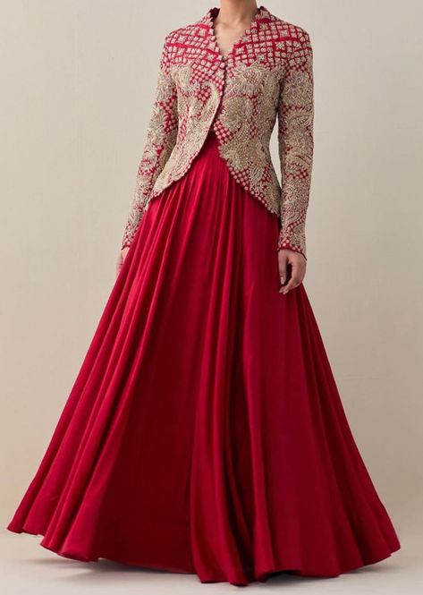 Traditional Long Blouse Designs, Lehenga Long Choli Designs, Lenhga Design With Jacket, Long Blouse And Lehenga, Winter Indian Wedding Outfits For Guest, Long Blouse On Lehenga, Red Sarees Party Wear, Jacket And Lehenga, Ghagra With Jacket