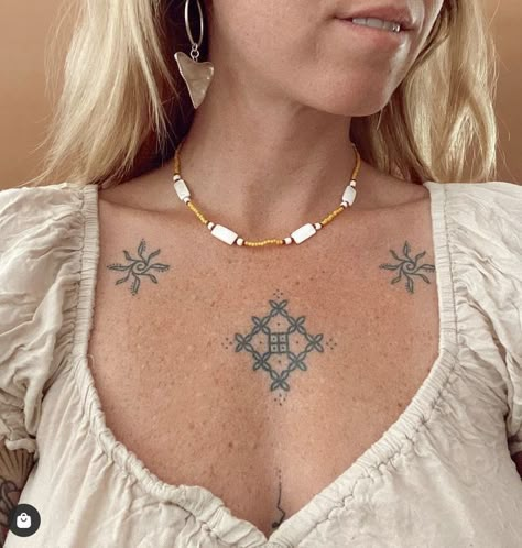 Front Torso Tattoos For Women, Shoulder Adornment Tattoo, Shoulder Front Tattoo, Delicate Collar Bone Tattoo, Quilt Square Tattoo, Minimalist Chest Tattoo, Chest Tattoo Woman, Chest Tattoo Placement, Middle Of Chest Tattoo Female