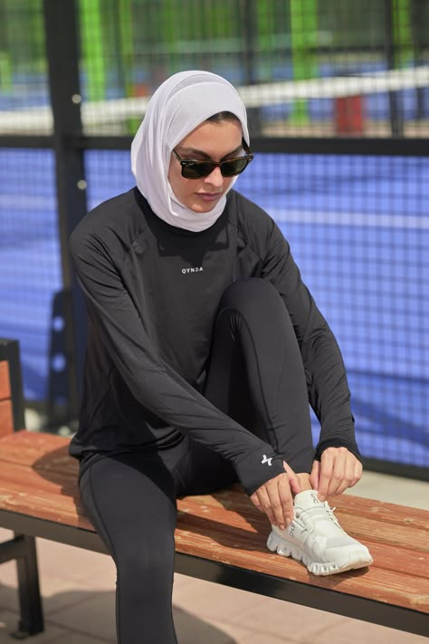 Hijabi Active Wear, Modest Active Wear For Women, Hijabi Workout Outfits, Hijabi Sports Outfit, Hijab Gym Outfit, Modest Gym Outfits For Women, Outfit Badminton, Gym Hijab, Hijab Sport Outfit