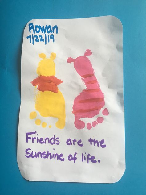 Family And Friends Infant Art, Infant Friendship Crafts, Friends And Family Infant Theme, My Friends Crafts For Toddlers, Family And Friends Crafts For Infants, Friendship Crafts For Infants, Friendship Infant Art, Friendship Projects For Toddlers, Friends Crafts For Toddlers