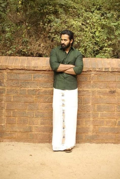 Pancha Outfits Men, Kerala Trip Outfits, Kerala Traditional Dress For Men, Kerala Traditional Dress, South Fashion, Unni Mukundan, Kerala Trip, Fits For Men, Onam Outfits