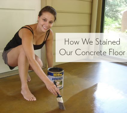 Behr Concrete Stain, Diy Stained Concrete Floors, Concrete Floors Diy, Diy Concrete Stain, Garage Boden, Tutorial Painting, Painted Concrete Floors, Diy Staining, Concrete Stained Floors