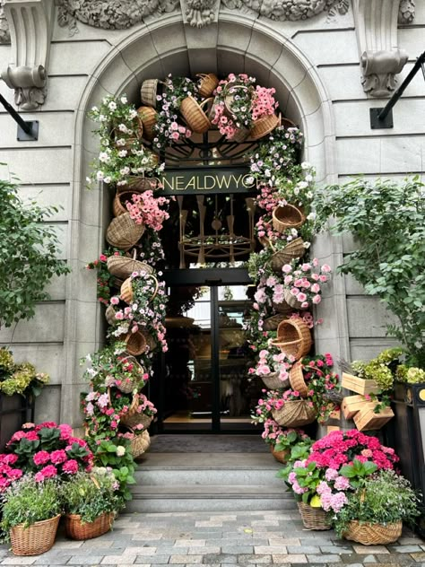 Discover the breathtaking floor entrance of one old witch in London. Perfectly blending elegance and charm, this beautiful decorated entryway is a must see for anyone exploring the city. #LondonTravel #BeautifulPlaces #FloralDesign #ExploreLondon #TravelInspiration. Flower Shop Entrance, Floral Shop Exterior, Restaurant Entrance Design Entryway, Floral Entrance, Restaurant Entrance, Old Witch, Shop Aesthetic, Entry Way Design, Entrance Design