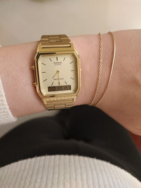 GRAND HUYS  ⌚ Vintage Casio Watch ☕ Casio Gold Watch, Vintage Casio Watch, Vintage Cartier Watch, Casio Watch Women, Casio Vintage Watch, Pretty Watches, Stylish Watches Men, Casio Vintage, Rolex Watches Women