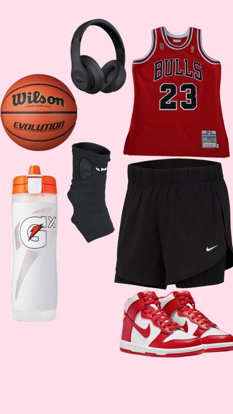 Basketball Aesthetic Clothes, Basketball Outfits For Women, Basketball Style Women, Cute Basketball Outfits, Basketball Clothes Outfits, Basketball Shorts Outfit Women Style, Basketball Outfit For Women, Basketball Shorts Outfit, Basketball Fits