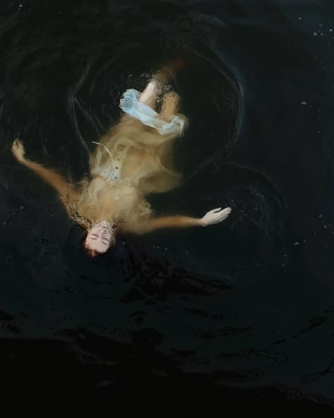 Girl in water, girl floating in a river, dark aesthetic, dark mermaid Floating On The Water, Mermaid Floating In Water, Laying In Water Photography, Floating On Water Aesthetic, Woman Lying In Water, Someone Floating In Water, Water Photography Aesthetic, Person Laying In Water, Dark Water Painting