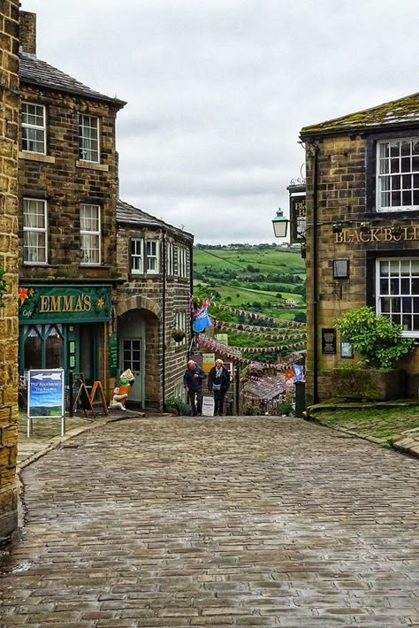 British Streets Aesthetic, Ireland Small Towns, Yorkshire England Aesthetic, Scottish Town Aesthetic, Irish Village Aesthetic, Irish Town Aesthetic, British Country Aesthetic, Galway Ireland Aesthetic, Yorkshire Aesthetic