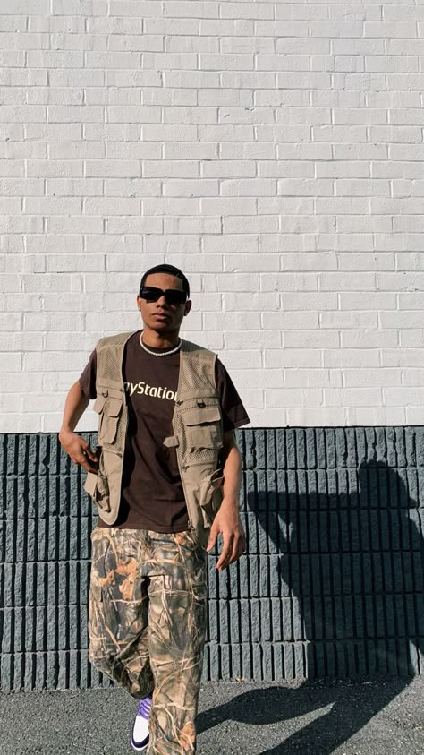 Utility Vest Streetwear, Mens Cargo Vest Outfit, Tactical Vest Outfits Men, Fishing Vest Outfit Streetwear, Camp Flog Gnaw Outfits Men, Vest Outfit Streetwear, Cargo Vest Outfit Men, Men Vest Outfits Casual Street Styles, Cargo Vest Outfit