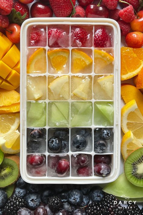 Fancy Ice Cubes, Fruit Ice Cubes, Rainbow Cocktail, Flavored Ice Cubes, Fancy Ice, Blueberry Juice, Rainbow Fruit, Infused Water Recipes, Fruit Party