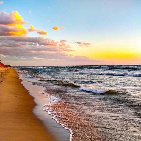 The 7 Best Places To Find Sea Glass On Michigan Beaches Michigan Beach Vacations, Warren Dunes, Leelanau Peninsula, Michigan Nature, Michigan Road Trip, Michigan Beaches, Michigan Travel, Lake Huron, The Mitten