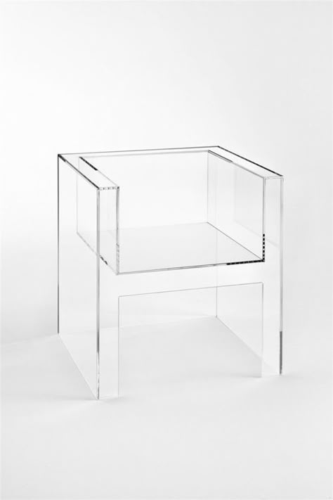 I Love Plastic, SS15 Trends I Pinterest Inspiration  The Invisibles Light armchair - Tokujin Yoshioka Plastic Furniture Design, Acrylic Armchair, Transparent Furniture, Clear Chair, Clear Furniture, Poltrona Design, Tokujin Yoshioka, Glass Chair, Transparent Chair