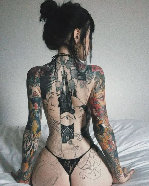 Tattoed Women, Tattooed Girls, Elegant Tattoos, Tattoo Girls, Inked Girls, Girl Tattoos, Cool Tattoos, Tattoos For Women, Pretty People