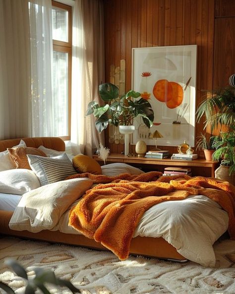 70s Interior Design, Large Bed, 70s Interior, Retro Bedrooms, Dekorasi Kamar Tidur, Modern Bedroom Decor, Apartment Decor Inspiration, Decor Ideas Bedroom, Dream House Interior