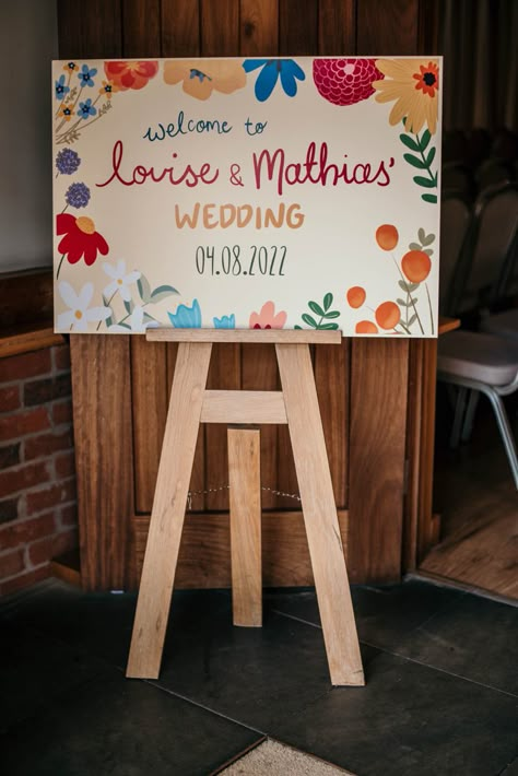 Wedding Sign Colorful, Art Theme Wedding, Colourful Wedding Stationery, Colorful Backyard Wedding, Colourful Wedding Decor, Weeding Decoration Inside, Colourful Wedding Decorations, Bright Wedding Decor, Diy Colorful Wedding