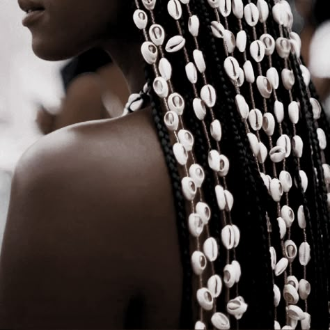 Braids With Seashells Black Women, Black Aphrodite Aesthetic, Black Mermaid Aesthetic, Black Mermaids, African Mermaid, Culture Aesthetic, Black Siren, African Princess, Mermaid Core