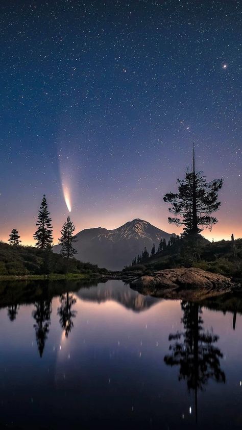 Redding California, Mt Shasta, Night Sky Photography, Scenic Wallpaper, Night Sky Wallpaper, Pretty Landscapes, Backgrounds Wallpapers, Backgrounds Phone Wallpapers, New Photos