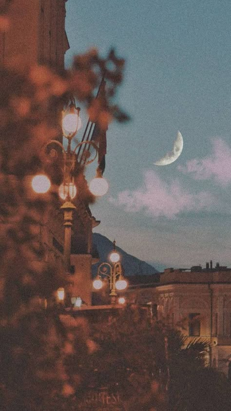 Evening Moon Aesthetic, Cute Wallpaper Backgrounds Vintage, Moon Aesthetic Wallpaper, Wallpaper Backgrounds Vintage, Aesthetic Wallpaper For Iphone, Backgrounds Vintage, Vintage Flowers Wallpaper, Moon Aesthetic, Wallpaper For Iphone