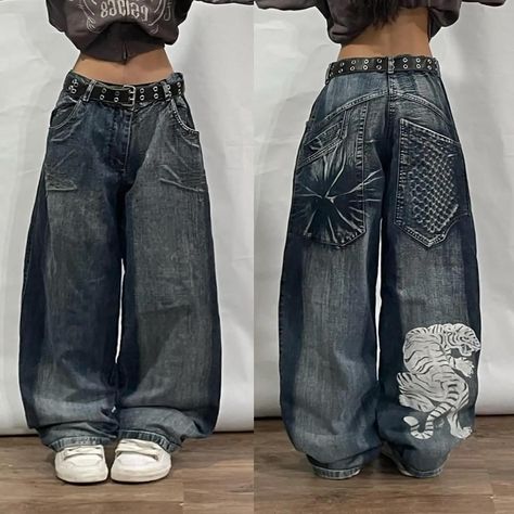 Who else’s obsessed with our baggy Jeans ? We are ! 🤚🏼❤️ Y2k Baggy Jeans, High Waisted Wide Leg Jeans, Hip Hop Jeans, Denim Decor, Streetwear Jeans, High Waist Wide Leg Pants, Loose Fabric, Pants Fit, Jeans Y2k