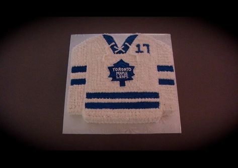 Hockey Jersey Cake, Hockey Cupcakes, Hockey Cake, Jersey Cake, Hockey Party, Toronto Maple Leafs Hockey, Hockey Birthday, Maple Leafs Hockey, Buttercream Cakes