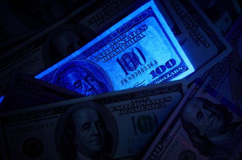 Fake us dollar bill in uv light Premium ... | Premium Photo #Freepik #photo #money Blue Money Aesthetic, Blue Bills, Blue Hundreds, Photo Money, Photo Fake, Dark Blue Aesthetic, Photo Bleu, Blue Aesthetic Dark, Blue Butterfly Wallpaper