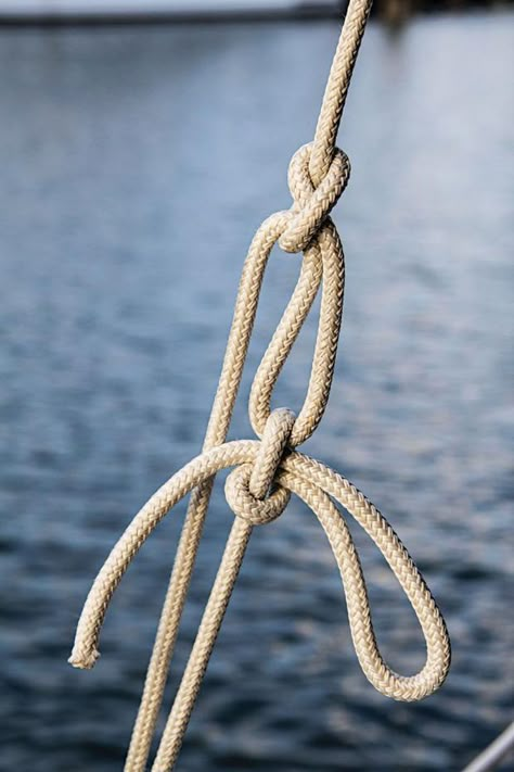 The Knot You Never Thought You Needed | Cruising World Sailing Knots, Camping Knots, Loop Knot, Best Knots, Survival Knots, Knots Guide, Paracord Knots, Knot Tying, Knots Diy