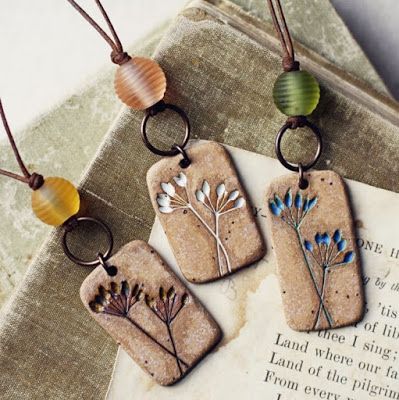 Diy Keramik, Pottery Jewelry, Clay Pendants, Rustic Ceramics, Ceramic Necklace, Polymer Jewelry, Salt Dough, Polymer Clay Projects, Polymer Clay Ideas