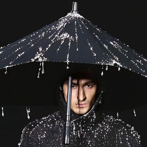 CulturFits on Instagram: "Rain coat by Robert Wun. Hand-beaded with over 30,000 swarovski clear crystals that took 600+ hours, illustrating rain falls and droplets, sparkling in a dark rainy night. 📷 @robertwun" Dark Rainy Night, Robert Wun, Uni Fashion, Rain Fashion, Rain Dress, Umbrella Designs, Fashion Sketchbook, Rainy Night, Rain Coat