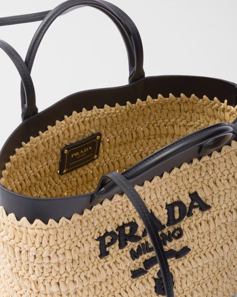 Raffia-effect yarn Double leather handles for use as a handbag or shoulder bag Metal hardware Embroidered lettering logo Unlined interior Embroidered Lettering, Prada Tote Bag, Prada Top, Prada Logo, Crochet Tote Bag, Lettering Logo, Woven Tote Bag, Crochet Tote, Dolce E Gabbana