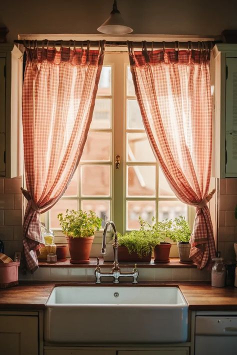 Kitchen Window Cottagecore, Boho Kitchen Window Curtains, Vintage Kitchen Window Curtains, Vintage Kitchen Window Treatments, Decorate Townhouse Ideas, Cozy Kitchen Window, Curtain In Kitchen Window, Cozy Kitchen Curtains, Curtains Above Kitchen Sink