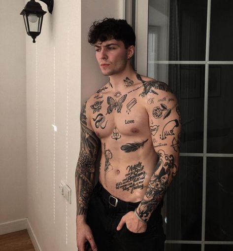 Tatted Men, Torso Tattoos, Tattoo Inspiration Men, Boy Tattoos, Inked Men, Hot Tattoos, Shirtless Men, Tattoo On, Aesthetic Fashion