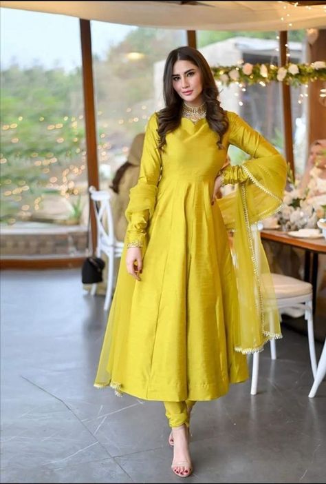 Daytime Glam, Silk Anarkali Suits, Silk Anarkali, Chic Maxi Dresses, Salwar Kamiz, Party Wear Indian Dresses, Bridesmaid Outfit, Stylish Dress Book, Anarkali Suit