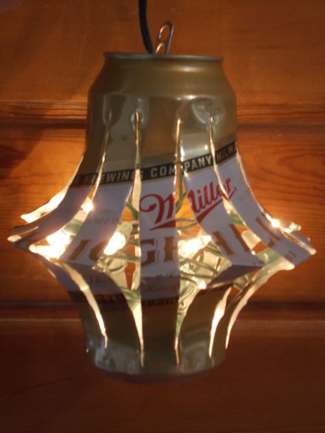 Creative Ways to Reuse Soda, Beer Cans Beer Can Chandelier Diy, Beer Can Chandelier, Beer Can Decorations, Beer Can Ideas, Beer Can Art, Beer Crafts, Beer Bottle Crafts, Can Ideas, White Trash Party