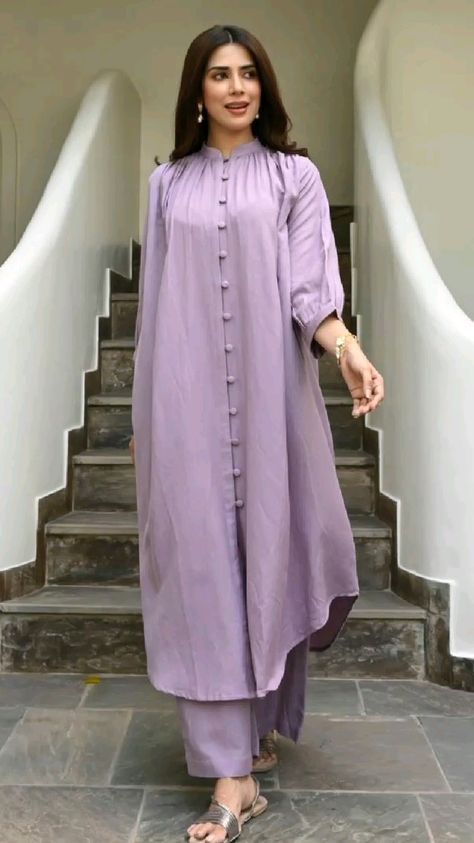 These People Did Not Think The Designs Through And The Results Are Laughable Cotton Salwar Kameez Designs, Kameez Shalwar Designs For Women, Plain Dress Designs Pakistani, Kameez Shalwar Design, Simple Pakistani Dresses Casual, Stylish Kurti Design, Simple Dress Casual, Stylish Kurtis, Kurtis Design