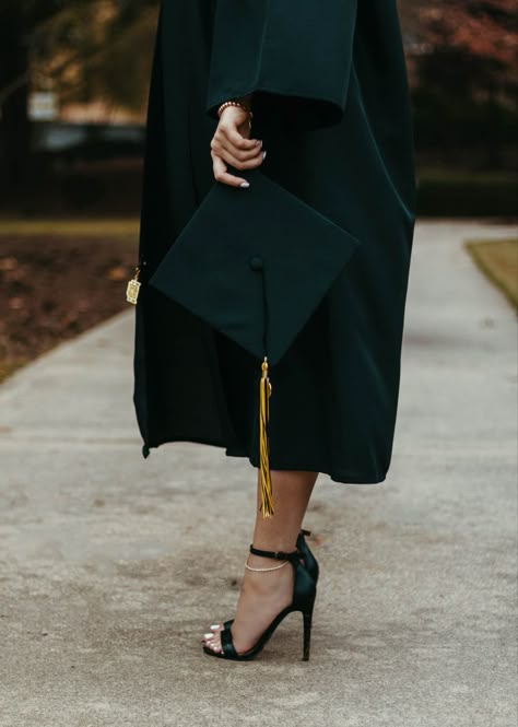 Law School Graduation Aesthetic, Graduate College Vision Board, Vision Board Pictures Graduation, Vision Board Ideas Graduation, Bachelors Degree Vision Board, Graduation Diploma Aesthetic, Graduation Vision Board Aesthetic, 2024 Vision Board Graduation, Graduation Night Pictures