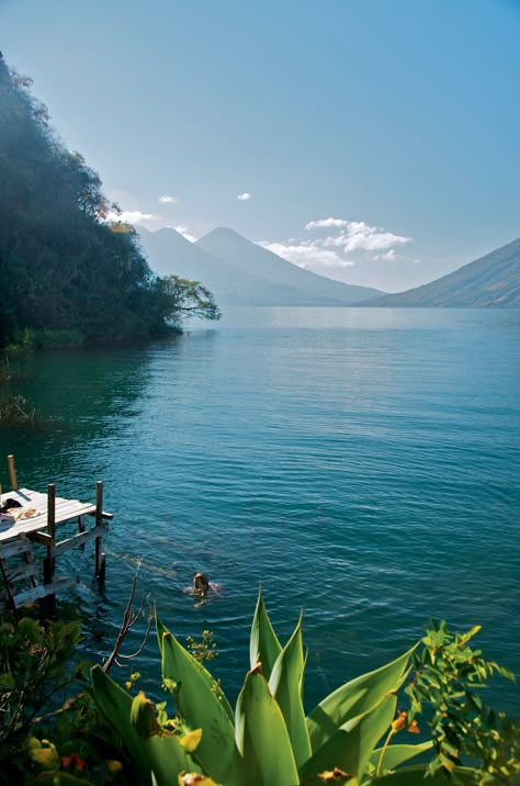 lake atitlán. panajachel, guatemala Christmas Lights Background, Scenery Beach, Phuket Island, Wallpaper Winter, Guatemala Travel, Lake Atitlan, Poster Project, Christmas Wallpaper Backgrounds, Adventure Vacation