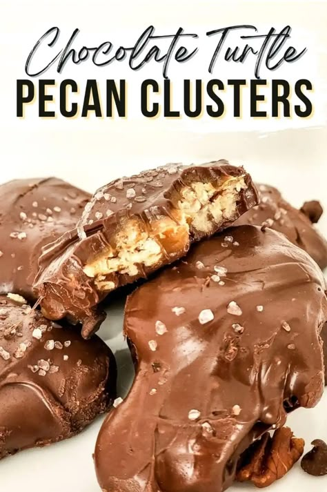 Pecan Clusters Recipe, Pecan Turtles Recipe, Pecan Clusters, Pecan Pie Bark, Turtle Recipe, Chocolate Turtle, Pecan Turtles, Chocolate Turtles, Homemade Caramel Sauce