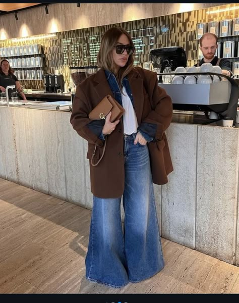 Denim On Denim Looks, Estilo Indie, Earthy Outfits, Denim On Denim, Fall 24, Spring Fashion Trends, Autumn Outfits, Fall Winter 2024, Winter Fits