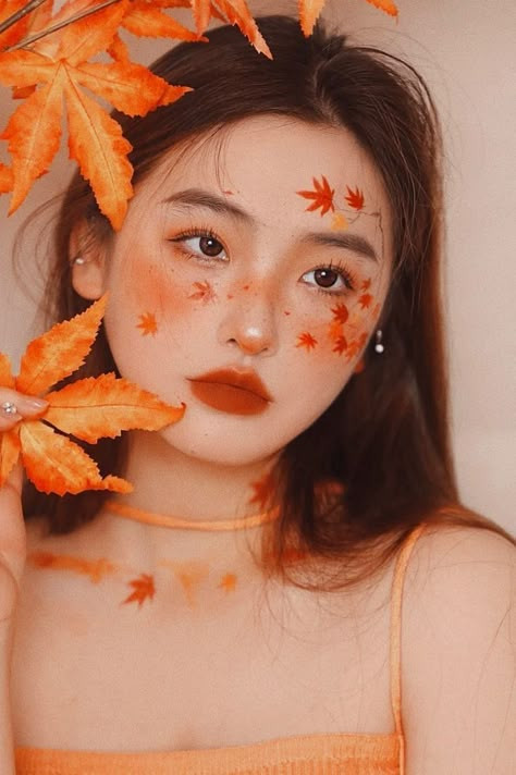 Fall Leaf Makeup Looks, Autumn Leaf Makeup, Fun Fall Makeup, Fall Creative Makeup, Thanks Giving Makeup Looks, Fall Themed Makeup, Leaf Eye Makeup, Autumn Fairy Makeup, Thanksgiving Makeup Ideas