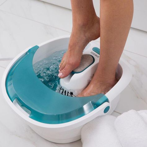 The HoMedics Bubble Spa Elite Foot Bath with Heat Boost Power provides a deluxe pampering and pedicure experience. Pedicure Soak, Massage Images, Foot Pedicure, Medicinal Tea, Body Types Women, Foot Spa, Foot Soak, Foot Bath, Beauty Standards