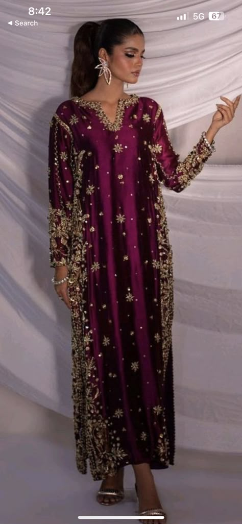 Heavy Wedding Dresses Pakistani, Fancy Velvet Dress, Pakistan Wedding Outfits, Wedding Function Dress, Baraat Dress, Eid Post, Function Dress, Pakistani Party Wear Dresses, Function Dresses