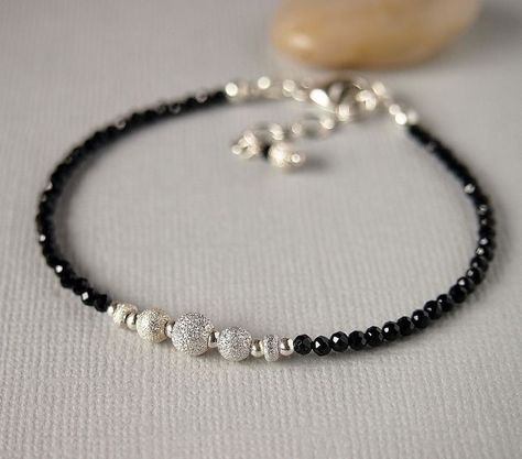 Black Silver Anklets, Black Beads Silver Bracelet, Silver Black Beads Anklets, Silver Bracelet Design For Women, Black Beads Anklets, Bracelet Ideas Silver, Gemstone Bracelets Ideas, Black Bracelet Women, Silver Hand Bracelet