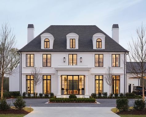 Hollingsworth Design (@hollingsworth.design) • Instagram photos and videos Modern French Chateau, French Chateau Style Homes, French Chateau Style, Colonial House Exteriors, Georgian Style Homes, Pretty Houses, Chateau Style, Modern Colonial, Classic House Exterior