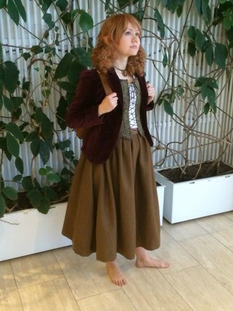 Female Hobbit, Hobbit Outfit, Fem Bilbo, Hobbit Fashion, Hobbit Day, Hobbit Cosplay, Hobbit Costume, Lotr Party, Hobbit Party