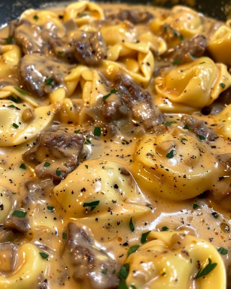 Cheesesteak Tortellini in Rich Provolone Sauce - Miarecipes Cheesesteak Tortellini, Pasta With Meat, Tortellini Recipes, Tortellini Pasta, Fusion Dishes, Philly Cheesesteak, Cheese Tortellini, Pasta Sauces, Philly Cheese Steak